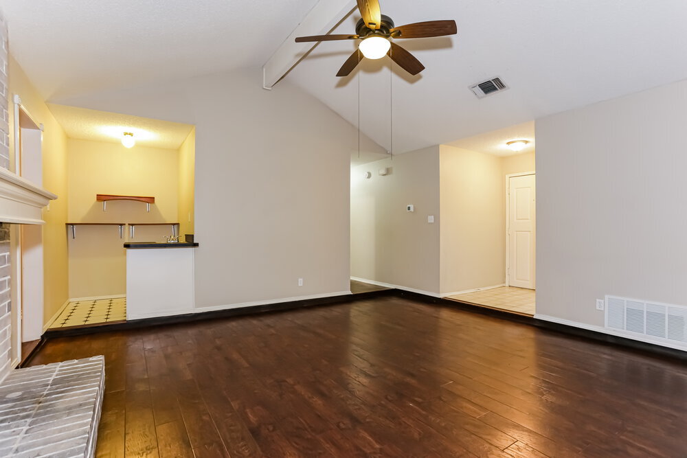 Building Photo - 7312 Meadow Creek Dr