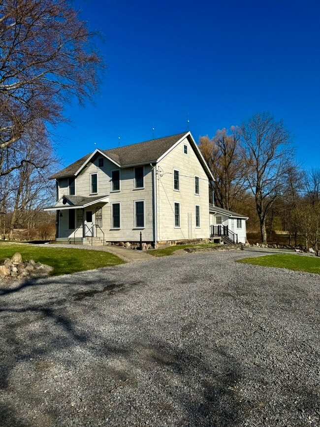 Building Photo - 1213 Glenwood Heights Rd