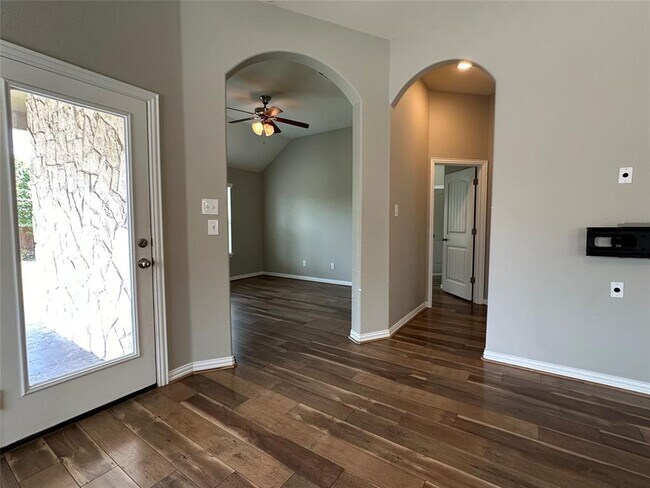 Building Photo - 202 Saffron Springs