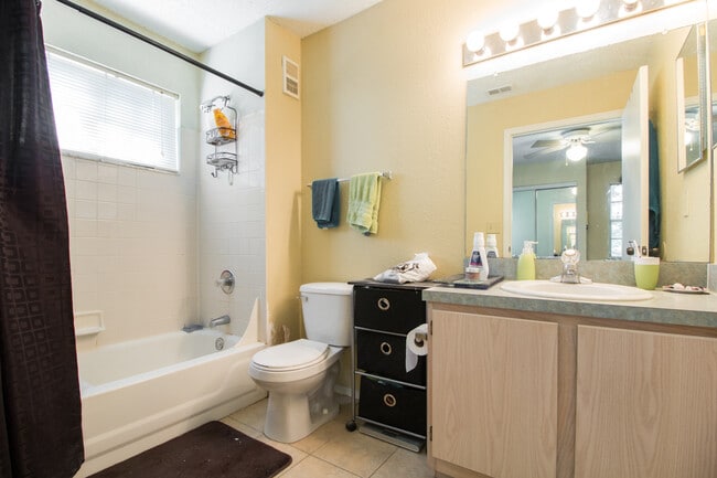 Building Photo - Windsor Park #228