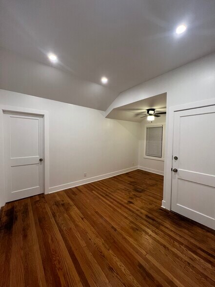 Building Photo - 5 Kenwood Ave