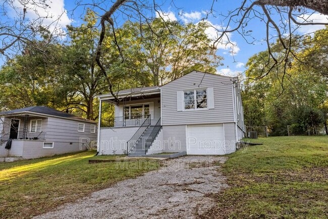 Building Photo - 932 5 Mile Rd