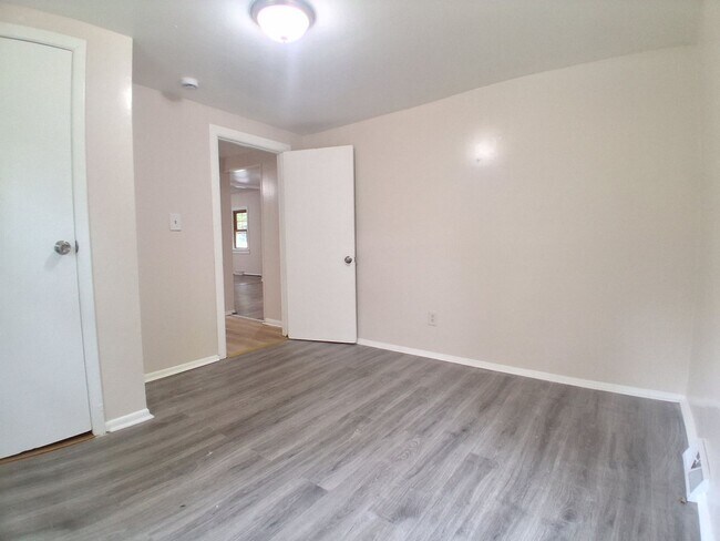Building Photo - Lovely 3 Bedroom House FOR RENT in Fairfield Twp $1600
