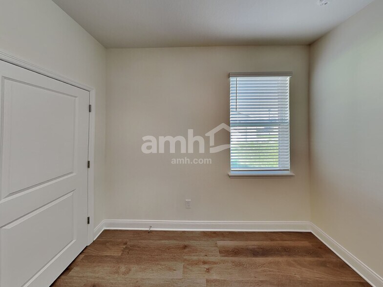 Building Photo - 2704 Sunrise Lndg Lp