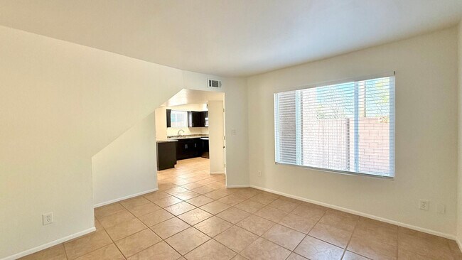 Building Photo - 1712 E Pepper Cir