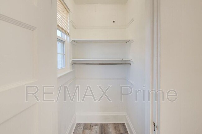 Building Photo - 1135 Jackson Ave