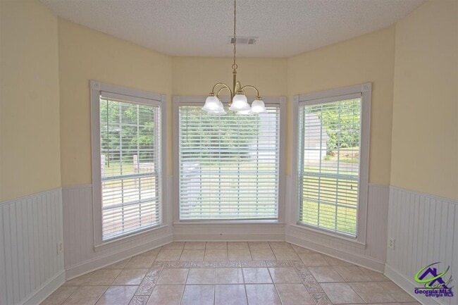Building Photo - 141 Gleneagle Dr