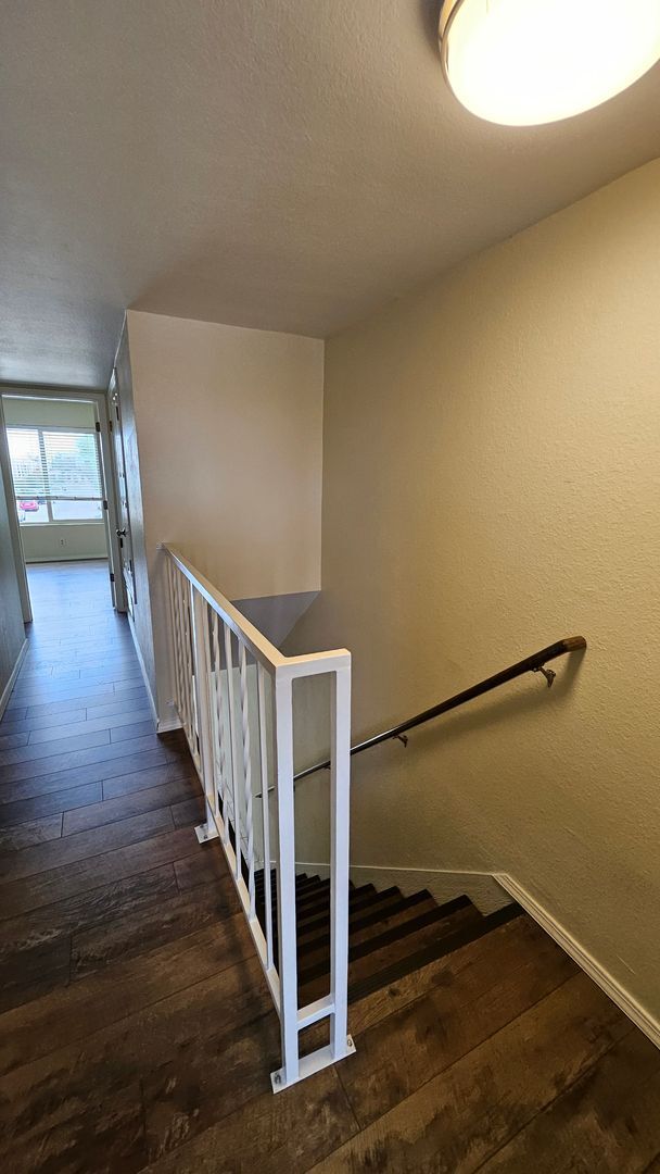 Building Photo - Cute condo for rent, 2 bedrooms, 2.5 bath