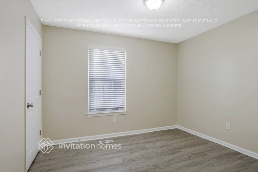 Building Photo - 1350 Stoneleigh Way