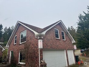 Building Photo - One bedroom lakefront