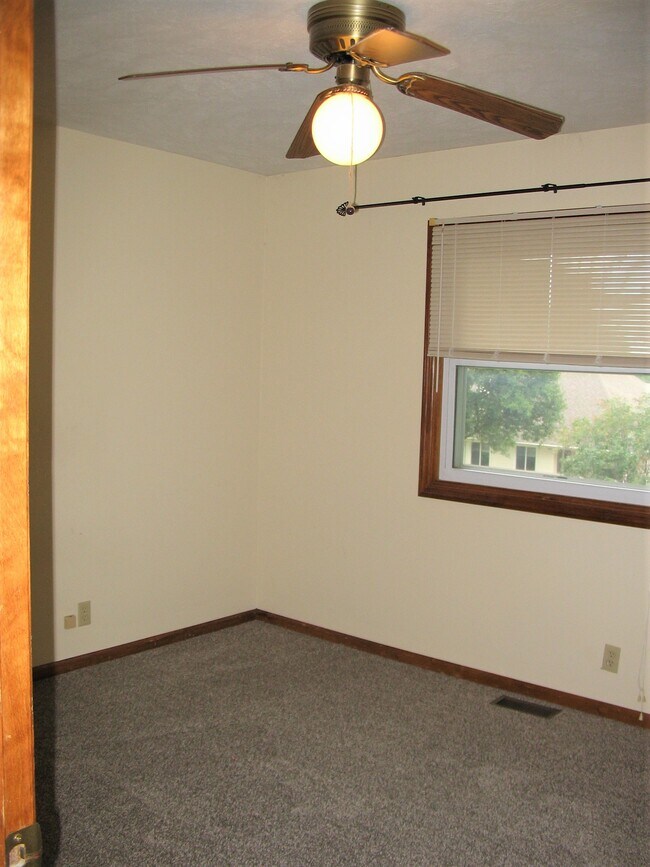 Building Photo - 303 Pierce St
