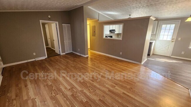 Building Photo - 300 Florence Dr