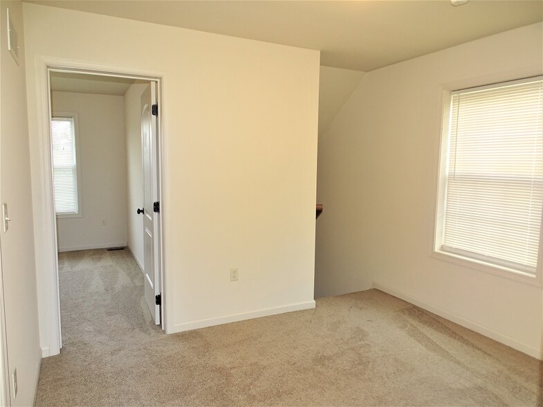Building Photo - 414 Marlene Way