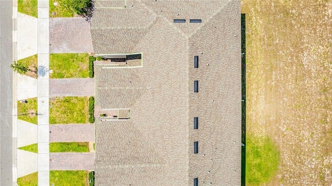 Building Photo - 1104 Lakeshore Breeze Pl