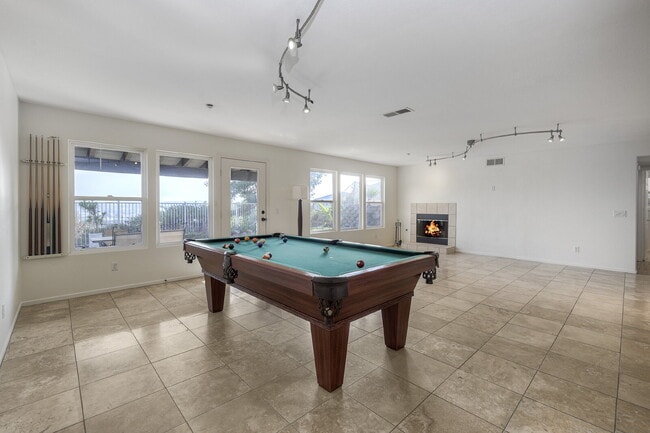 Building Photo - Highland Ranch Spring Valley 2-story 3 bd / 3.5 ba Home w Garage, Yard + MORE!