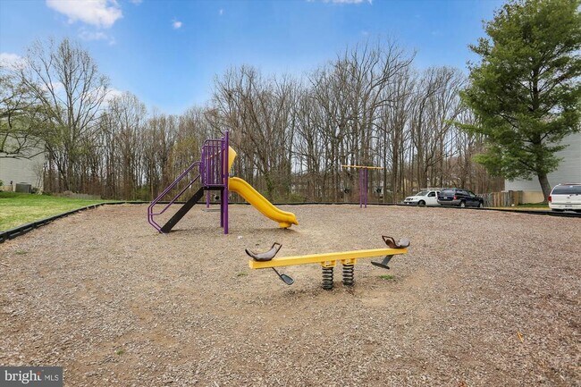 Building Photo - 10121 Watkins Mill Pl