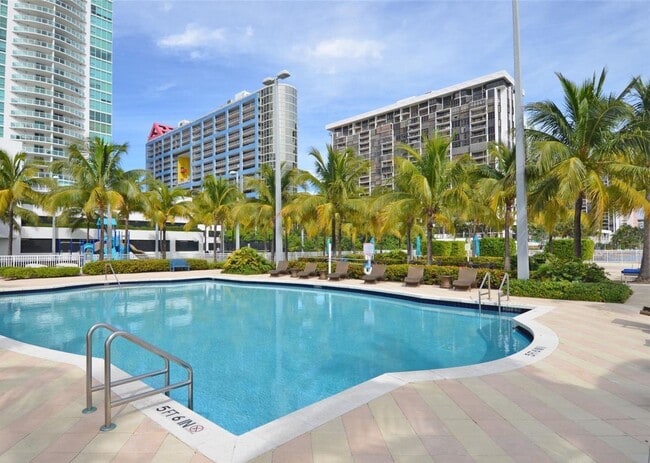 Building Photo - 2101 Brickell Ave