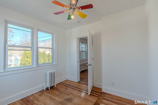 Building Photo - 2 Maplewood Terrace