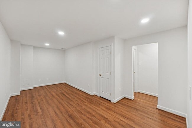 Building Photo - 4 Yellow Plum Ct