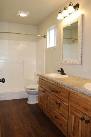 Building Photo - Henderson Center Gorgeous!  Executive Home, Beautiful finishes