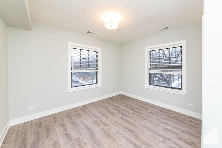 Building Photo - 1143 Maple