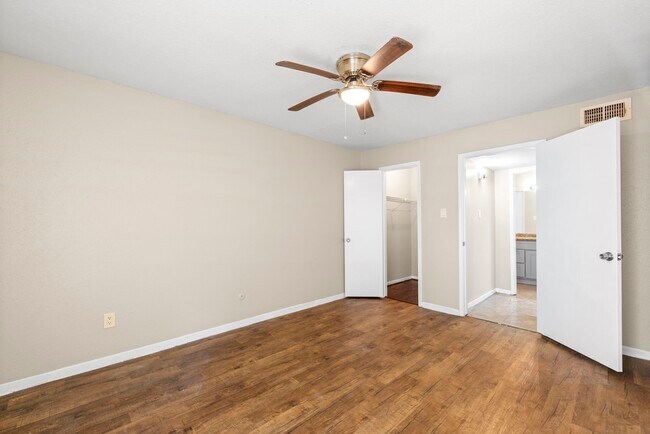 Building Photo - 9350 Country Creek St