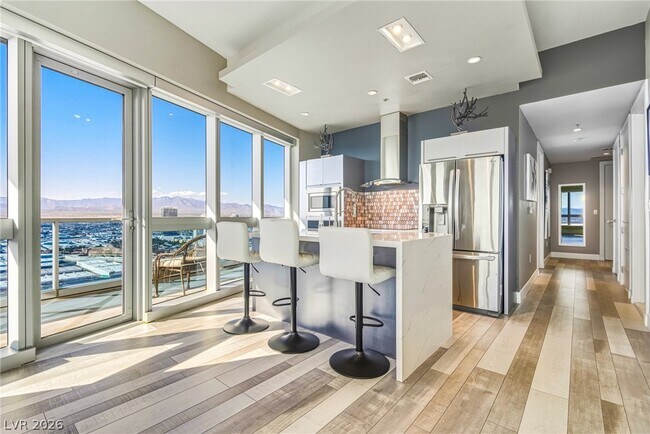 Building Photo - 4471 Dean Martin Dr