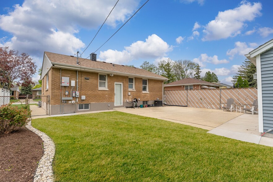 Building Photo - 1213 N Irving Ave