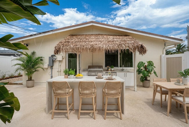 Building Photo - 2611 NE 16th St