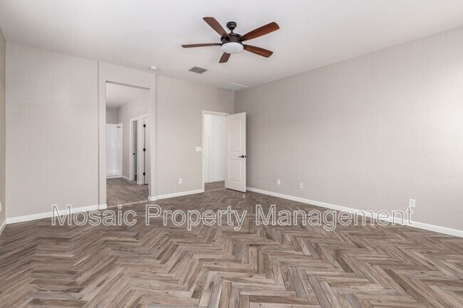Building Photo - 35565 N Bandolier Dr