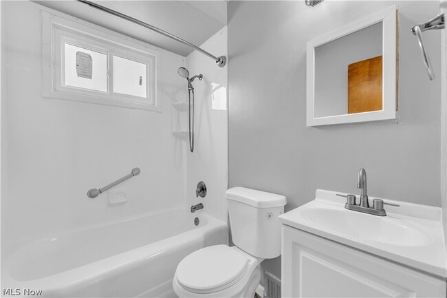 Building Photo - 17401 Wayne Dr