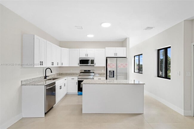 Building Photo - 4307 E 8th Ct