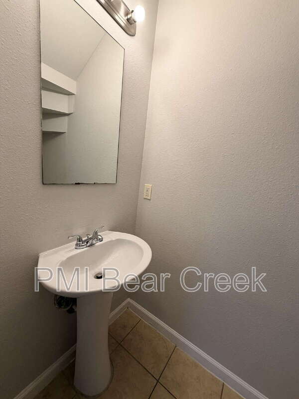 Building Photo - 6407 Waldron Dr