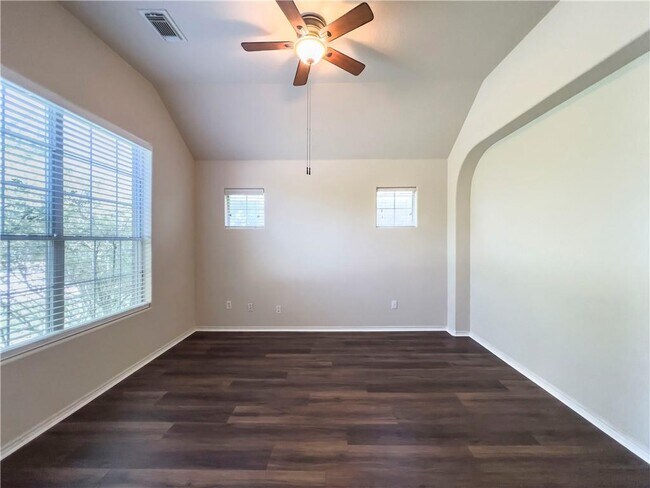 Building Photo - 107 Arrowhead Trail