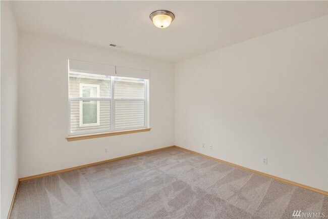 Building Photo - 17508 14th Dr SE