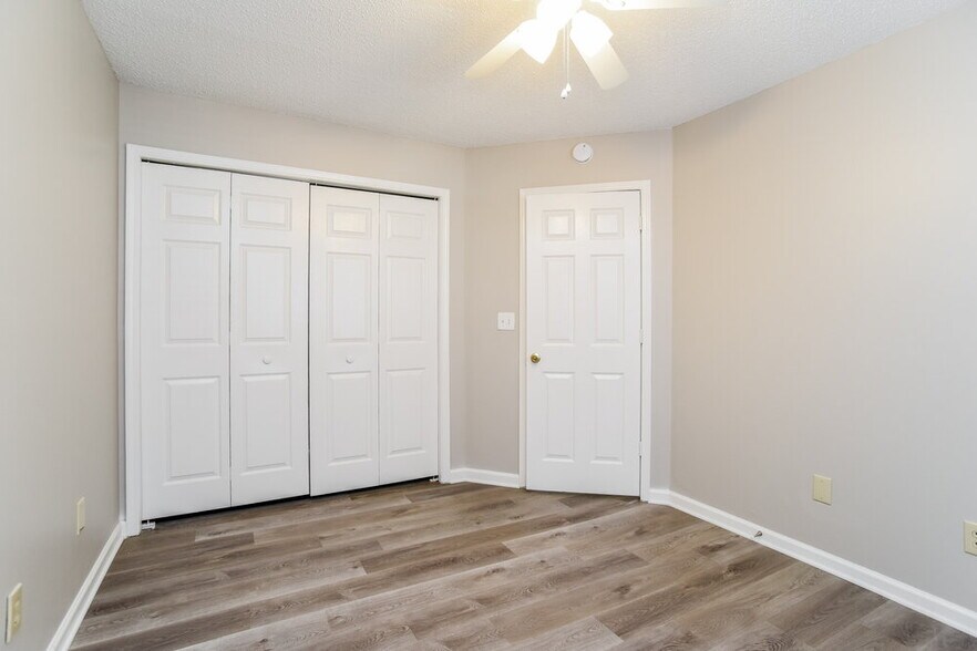 Building Photo - 5003 Jade Ct