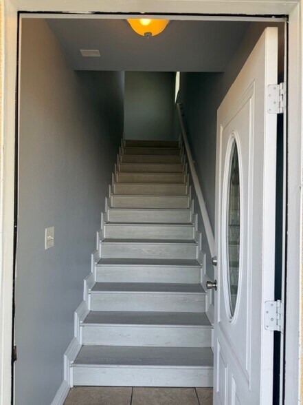 Building Photo - 238 E 73rd St