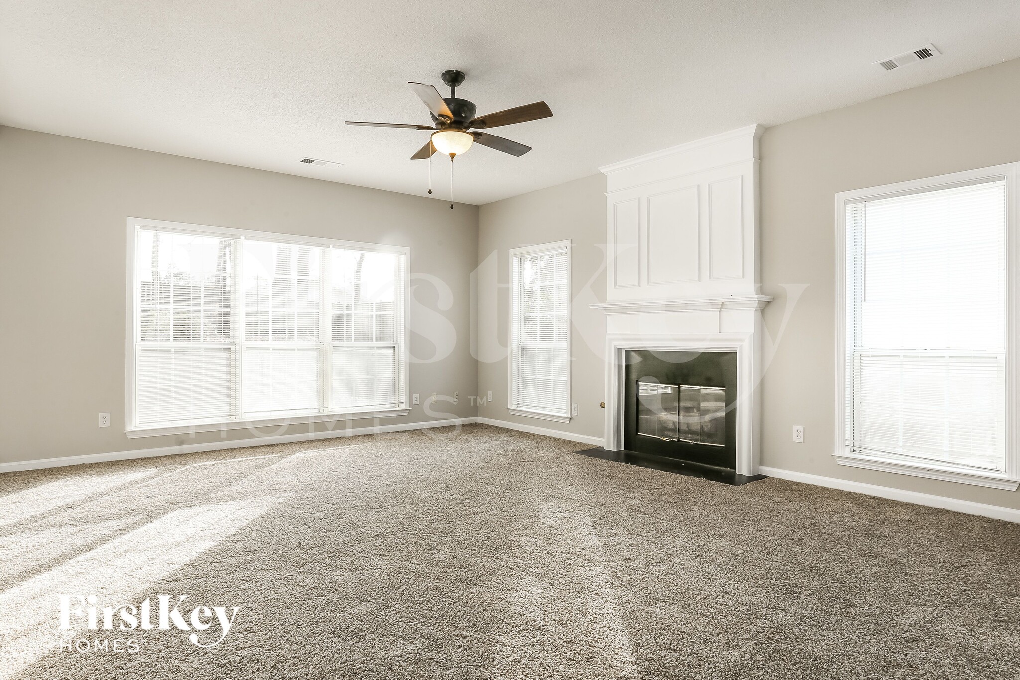 Building Photo - 786 Weybourne Ct NE