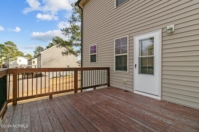 Building Photo - 204 Sandy Springs Rd