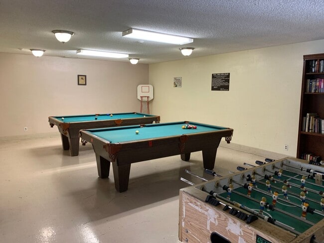 Building Photo - 1 Bed 1 Bath Remodeled Condo for Rent in Lawndale with ALL Utilities included