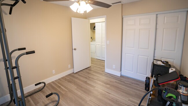 Building Photo - 8844 Marge Ct