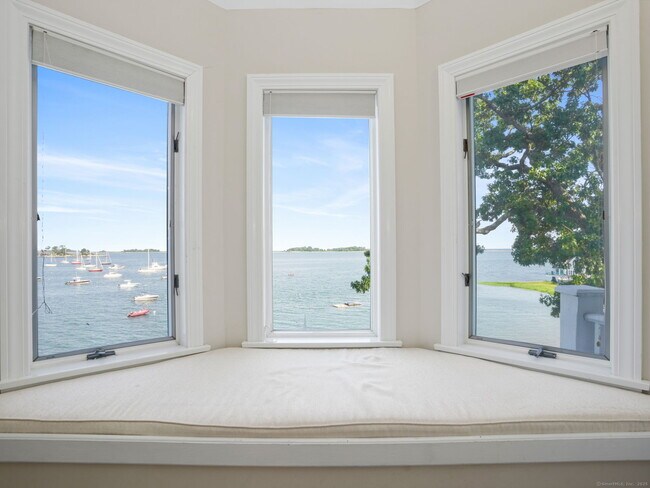 Building Photo - 3 E Beach Dr