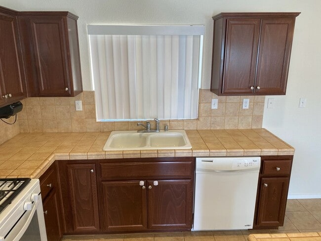 Building Photo - 467 Descanso Bay Ct