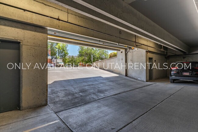 Building Photo - 843 E 620 N St