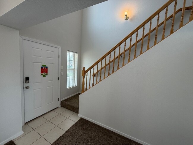 Building Photo - 3 Bedroom Home Available Near Paseo Del Norte Blvd NE & Rainbow Blvd NW!