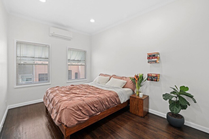 Building Photo - 249 Columbia Pl