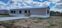 Building Photo - Mobile home in Country Setting
