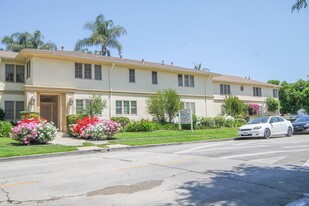 Building Photo - Dickens Court Apartments