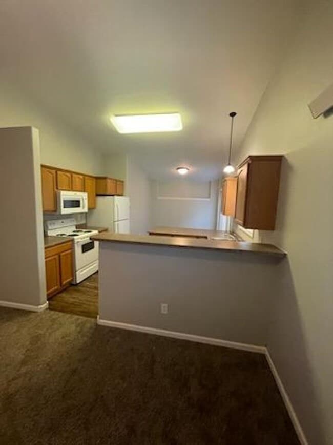 Building Photo - r1327