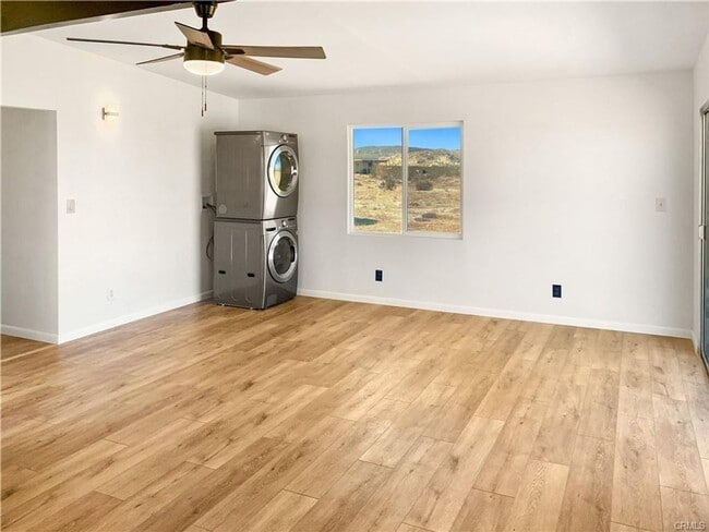 Building Photo - 57220 Mikiska Blvd